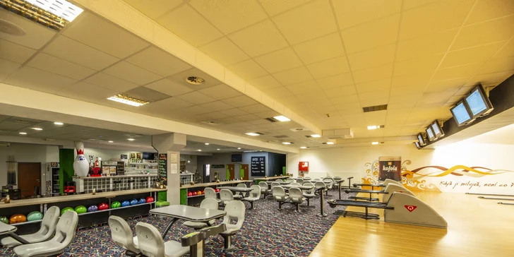 Bowling na profesionální dráze: 1 nebo 2 hod. až pro 8 hráčů