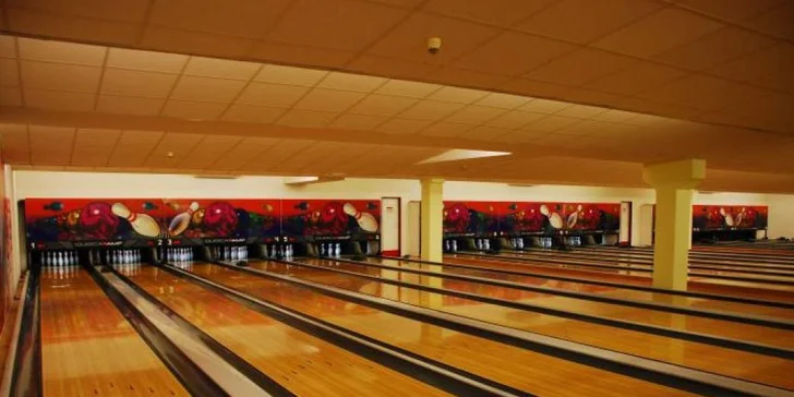 Bowling až pro 8 osob a 30% sleva na konzumaci z jídelního lístku