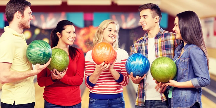 1 či 2 hodiny bowlingu až pro 6 osob a mísa hranolků, platnost od pondělí do neděle
