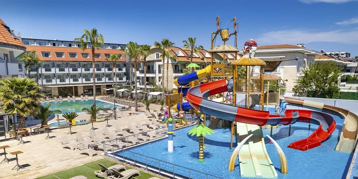 Pro děti je připraven bazén dětský i aquapark se skluzavkami.