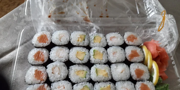 Pardubické Japonsko: sushi sety s 10–36 ks nigiri a maki rolek