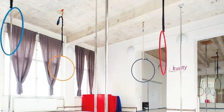 Víkendové lekce pole dance, aerial silks nebo aerial hoop pro začátečníky