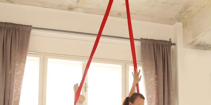 Víkendové lekce pole dance, aerial silks nebo aerial hoop pro začátečníky