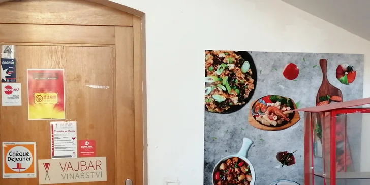 Sushi sety: 24 nebo 36 rolek s lososem, avokádem, chobotnicí i mořským úhořem
