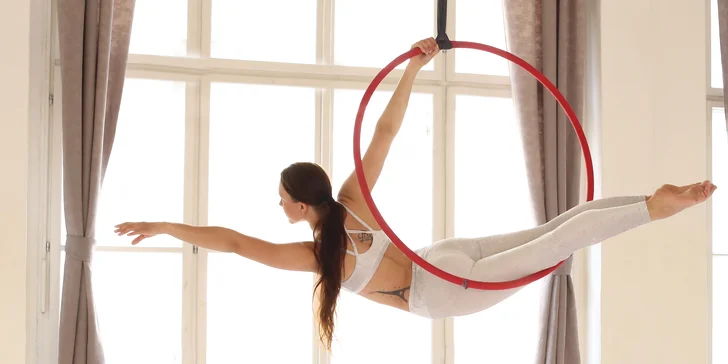 Víkendové lekce pole dance, aerial silks nebo aerial hoop pro začátečníky