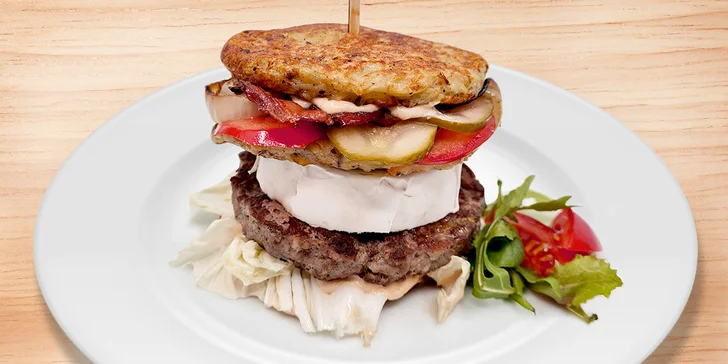 Lepší než hamburger: vyhlášené brambáče podle výběru z Plackárny U Lichny