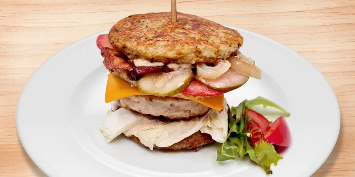 Lepší než hamburger: vyhlášené brambáče podle výběru z Plackárny U Lichny