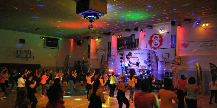 Latino dance či aerobní cvičení: permanentka na 3 nebo 5 vstupů, různé styly zakončené aerobním cvičením a posilováním