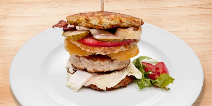 Lepší než hamburger: vyhlášené brambáče podle výběru z Plackárny U Lichny