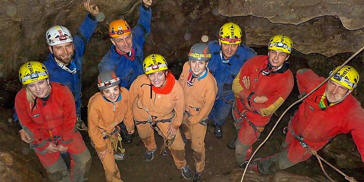Nejdobrodružnější jeskynní trasa Moravského krasu: 40 metrů hluboká ferrata v jeskyni