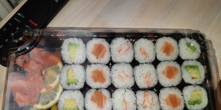 Sushi sety: 24 nebo 36 rolek s lososem, avokádem, chobotnicí i mořským úhořem