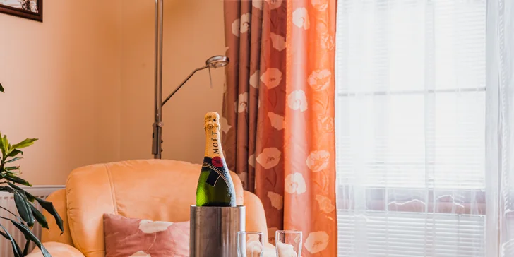Pobyt pro dva v Hotelu Krajka**** – apartmán Deluxe a snídaně