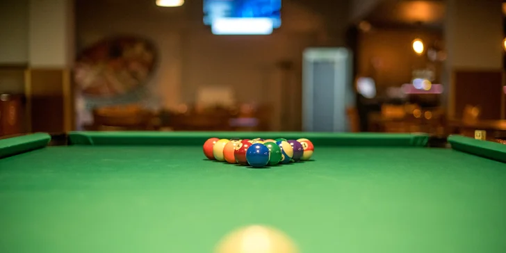 1-3 hodiny bowlingu až pro 6 hráčů nebo bowling a drinky pro 4