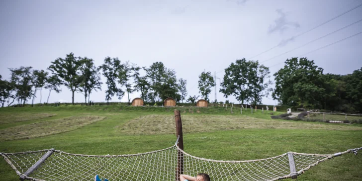 Celodenní vstup do Farmaparku včetně všech atrakcí a kyblík krmení nebo plyšák