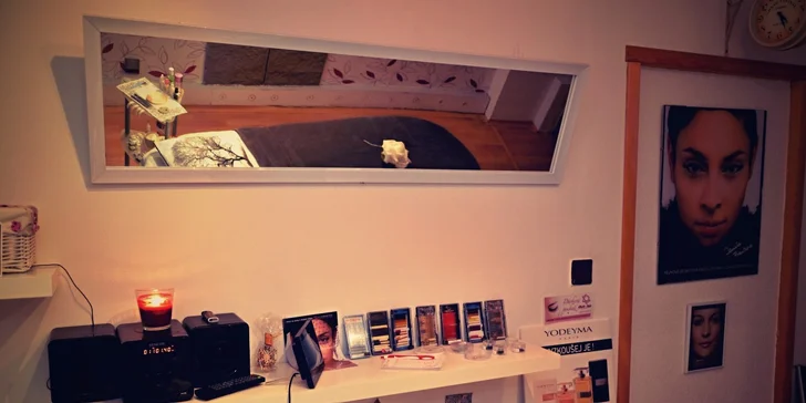 Dlouhé a výrazné řasy díky semipermanentní řasence