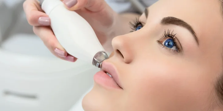 Kosmetická péče dle výběru: Ošetření pro citlivou pleť či s anti-age účinky