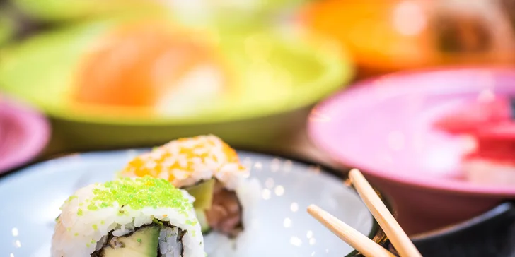 Running sushi: 2 hodiny neomezené konzumace sushi a dalších asijských specialit