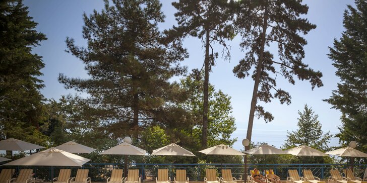 4* pobyt s polopenzí na vyhlášené Opatijské riviéře: hotel s bazény, saunami a soukromou pláží, 2 děti zdarma