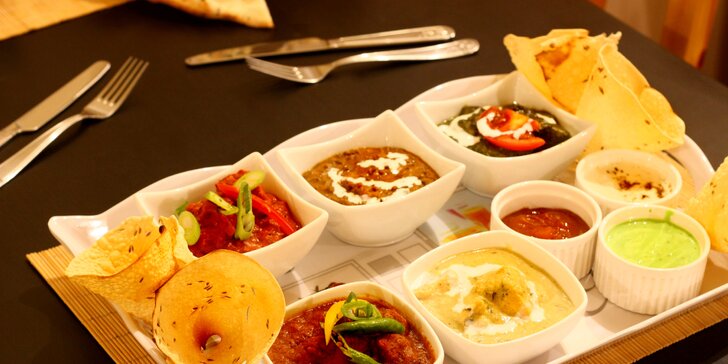 Ochutnejte indii: 8chodové degustační menu pro 2 osoby s kuřecím, jehněčím i vege