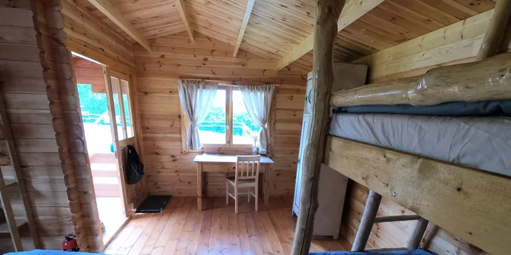Pobyt v karavanu nebo chatce mezi zvířátky s možností vyjížďky na koních