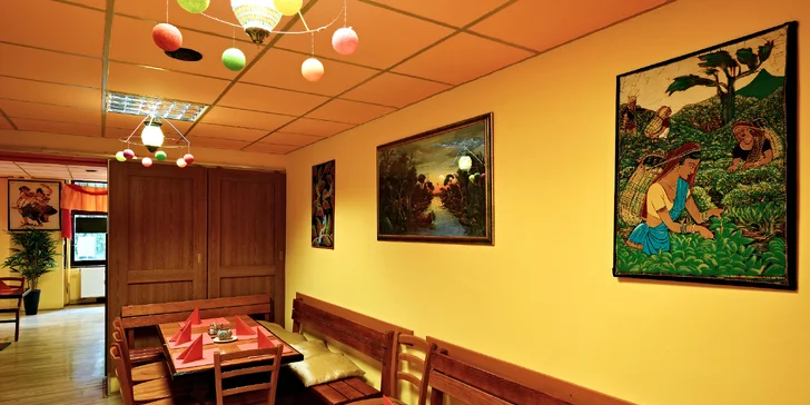 Butter chicken s rýží či naanem, k tomu lassi nebo mangový džus pro 1 i 2 osoby