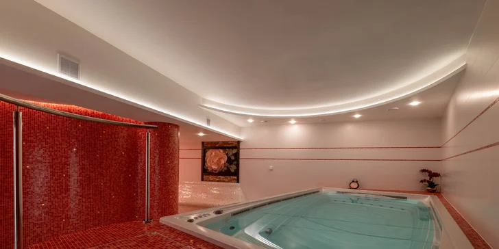 Wellness bazén s relaxační hudbou – ideální místo k regeneraci těla i duše.