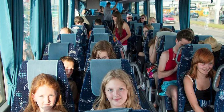 Na cestu se vydají autobusem, nástupní místa jsou v Praze, Brně a Hradci Králové.