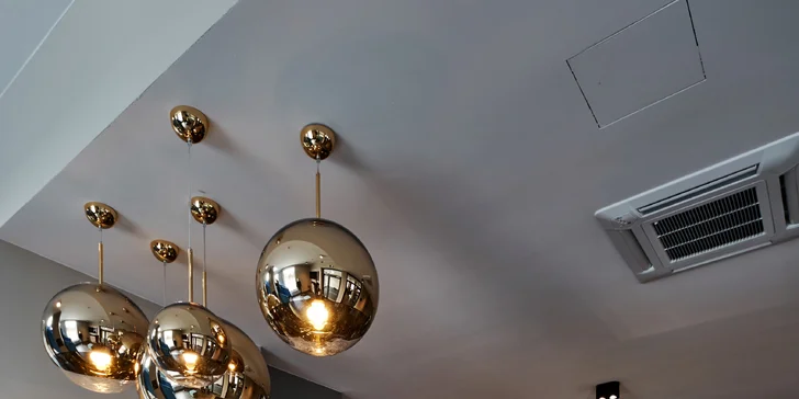 Pobyt v pokoji či apartmánu se snídaní v centru Plzně pro 2 nebo 3 osoby