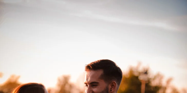 Partnerské nebo portrétní focení v exteriéru: 10-25 fotografií