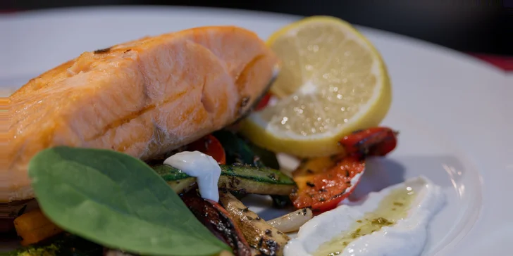 Vouchery na cokoli z menu bistra Amandine u Karlova náměstí: ryby, maso i saláty
