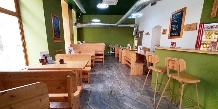 Degustace tří burgerů pro 1 či 2 osoby: chilli, farmářský a řepový, vč. cibulových kroužků a hranolků