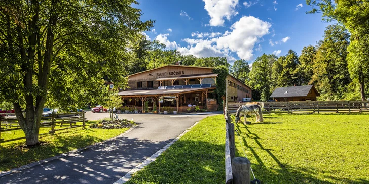 Zážitky na ranči v Beskydech až pro 4 osoby: polopenze, privátní wellness, masáž nebo jízda na koni