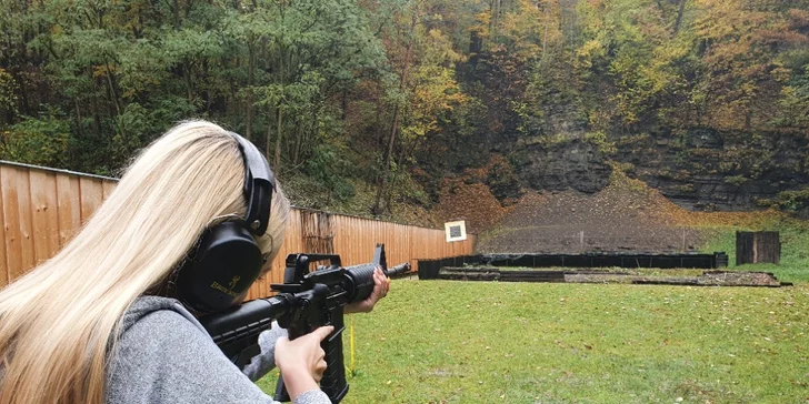 Střelecké balíčky pro 1 osobu: 4 nebo 5 zbraní, až 50 nábojů a terče