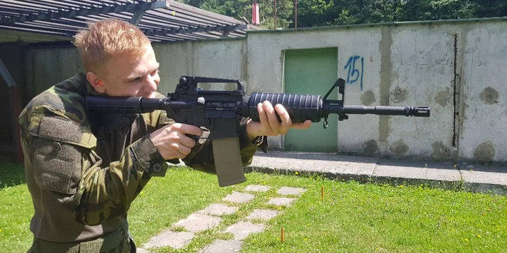 Střelecké balíčky pro 1 osobu: 4 nebo 5 zbraní, až 50 nábojů a terče