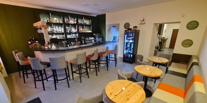 Osmichodové degustační menu v Bonjour-Camino pro pár: tartar, raviola i selečí maso