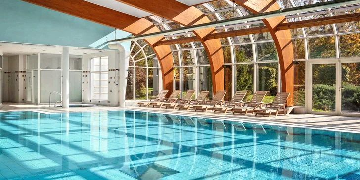 4* pobyt v Karlových Varech až pro 4 osoby: konopné procedury a wellness