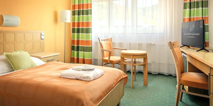 4* pobyt v Karlových Varech až pro 4 osoby: konopné procedury a wellness