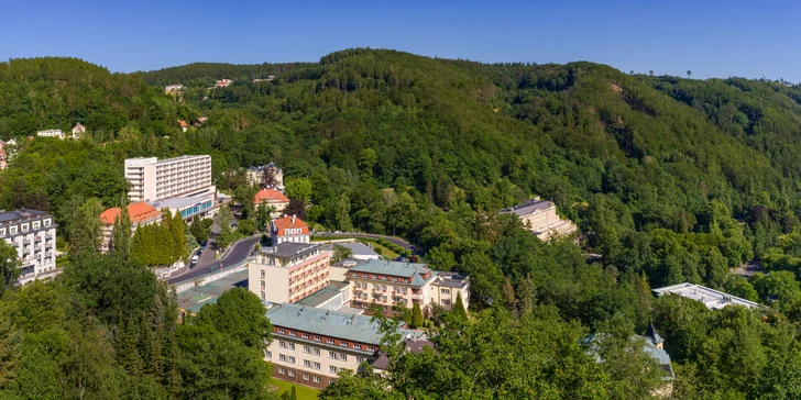 4* pobyt v Karlových Varech až pro 4 osoby: konopné procedury a wellness