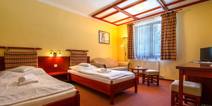 Úžasný relax pod Velkou Fatrou: prostorné pokoje, polopenze, neomezený vstup do bazénu