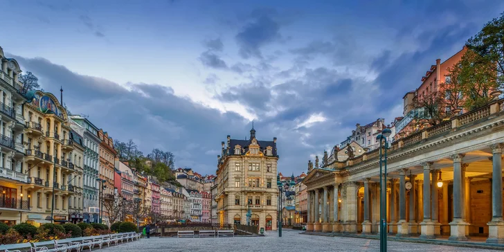 Odpočinek blízko Vřídelní kolonády: 3* hotel se snídaněmi