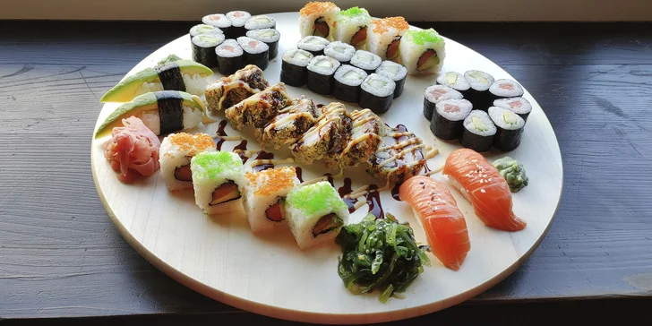 Pestré sushi sety: 42, 52 nebo 72 rolek s lososem, avokádem i tuňákem