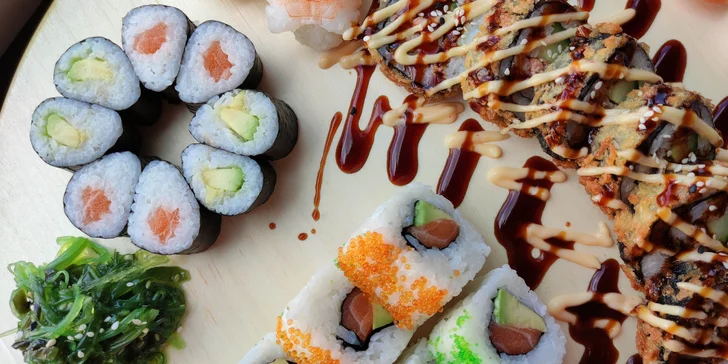 Pestré sushi sety: 42, 52 nebo 72 rolek s lososem, avokádem i tuňákem