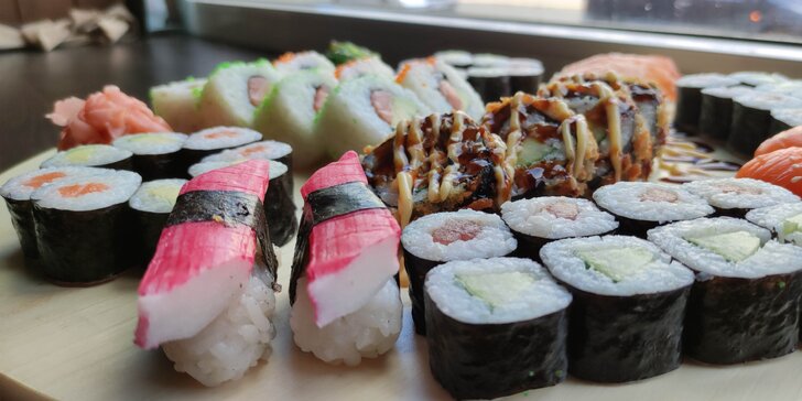 Pestré sushi sety: 42, 52 nebo 74 rolek s lososem, avokádem i tuňákem