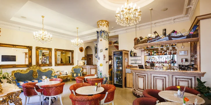 Pobyt v elegantním hotelu blízko kolonády: jídlo, wellness a procedury