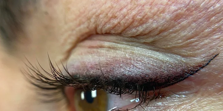 Permanentní make-up: oční linky, obočí pudrovou metodou i výplň rtů