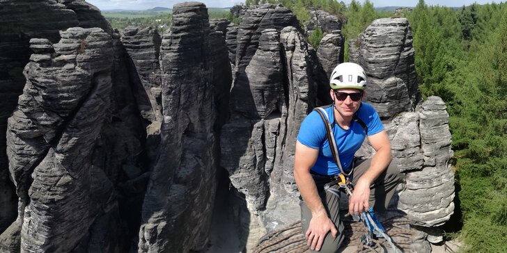 Cesta vzhůru: Celodenní lezení pro dvě osoby na pískovcových skalách
