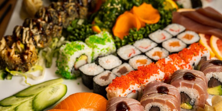 Dejte si sushi v Umami v centru Brna: 30 až 70 ks a salát wakame