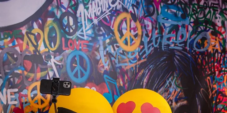 Selfie Market na Černém Mostě: udělejte si selfie v džungli nebo s oblíbeným hrdinou