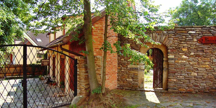 Rodinný penzion v Kutné Hoře: lahev vína a degustace, nebo piknikový koš se sektem a další výhody