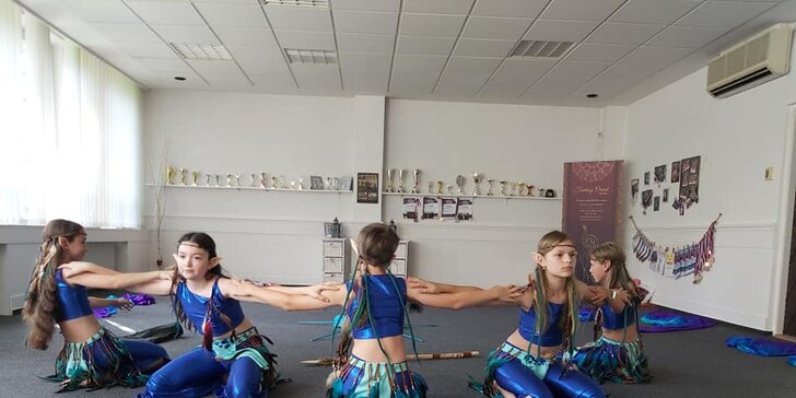 Rozvlňte boky: 1, 5 nebo 10 lekcí orientálních tanců pro děti i dospělé